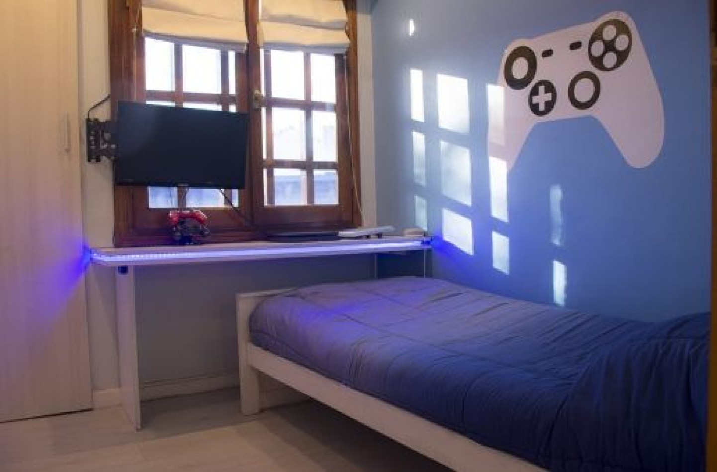 DUPLEX DE 4 AMBIENTES CON GARAGE DOBLE. Duplex en Venta.
