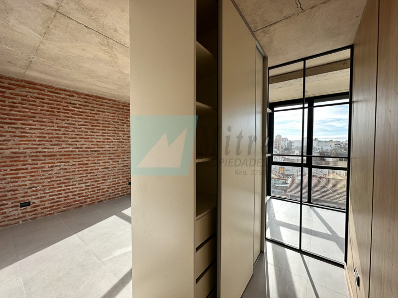 A ESTRENAR SEMIPISO DE 3 AMBIENTES CON COCHERA