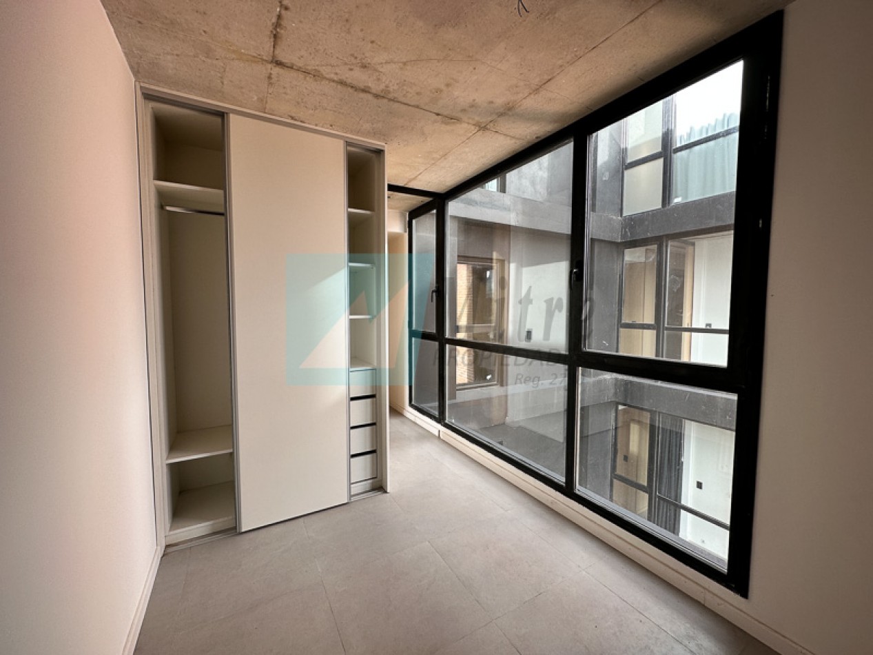 A ESTRENAR SEMIPISO DE 3 AMBIENTES CON COCHERA