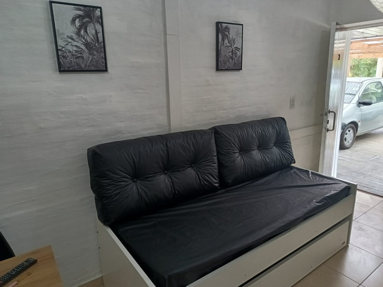 OPORTUNIDAD UNICA!! -  DUPLEX 2  AMBIENTES c/ DEPENDENCIA. CON PATIO, PARRILLA Y GUARDACOCHES CUBIERTO - ZONA CONSTITUCION 