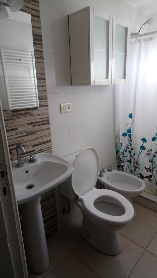 DEPARTAMENTO EN ALQUILER DE MARZO A DICIEMBRE, CON DOS TERRAZAS PROPIAS. PUNTA MOGOTES