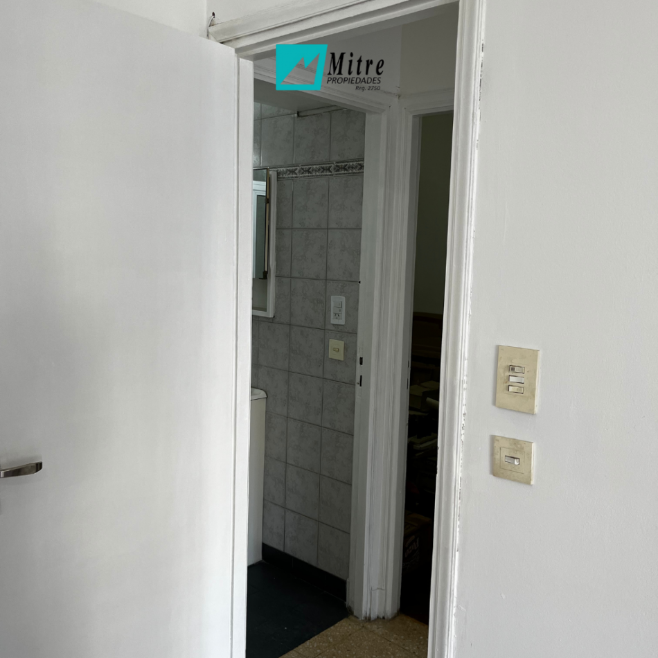 3 AMBIENTES CON DEPENDENCIA A LA CALLE