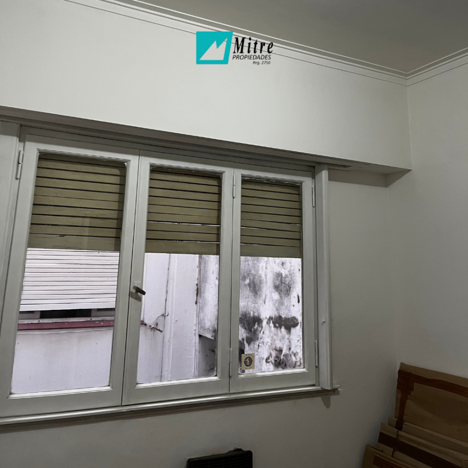 3 AMBIENTES CON DEPENDENCIA A LA CALLE