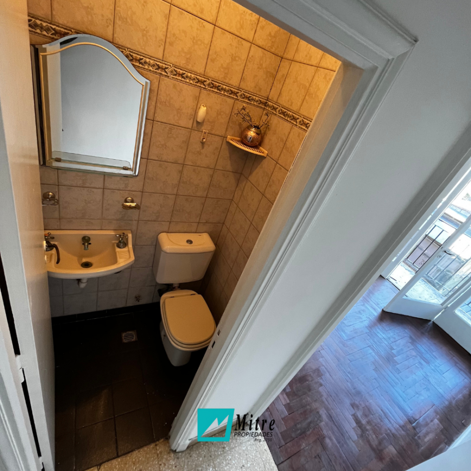 3 AMBIENTES CON DEPENDENCIA A LA CALLE