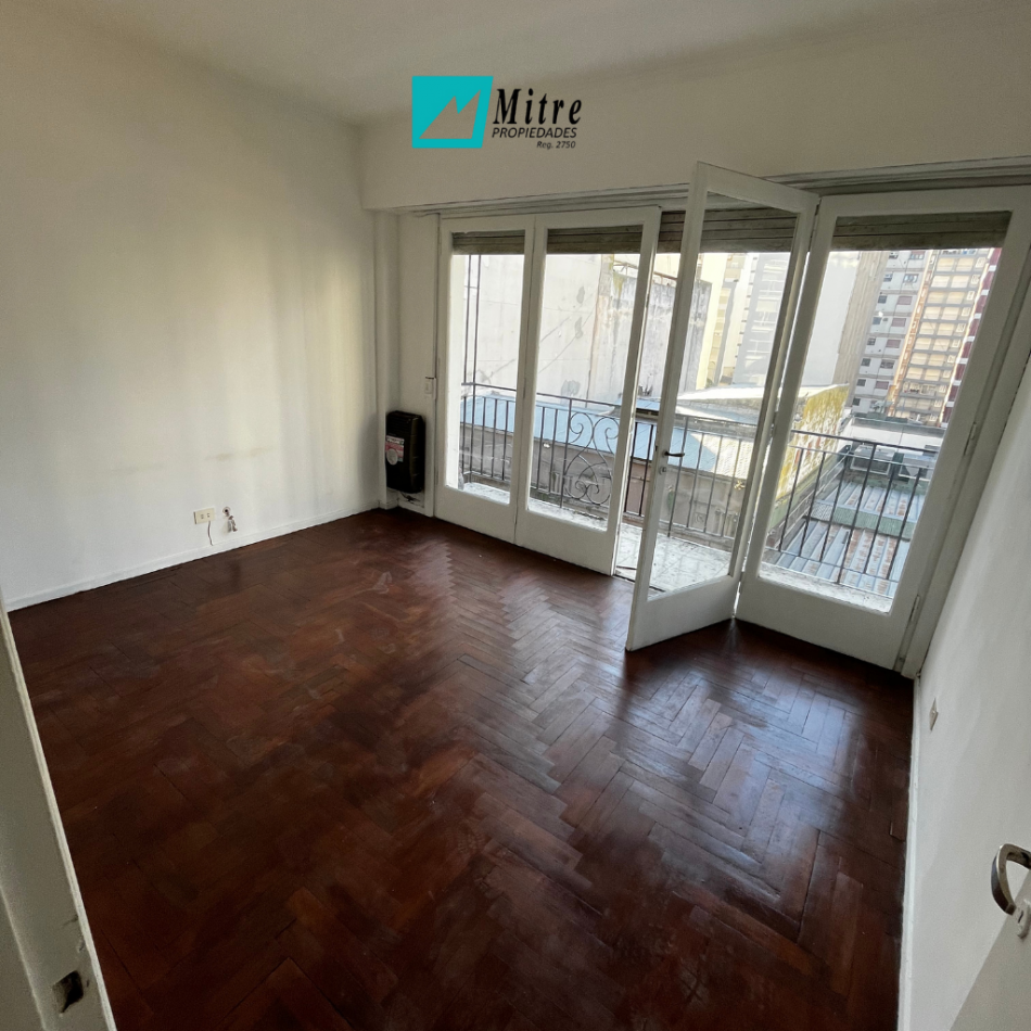 3 AMBIENTES CON DEPENDENCIA A LA CALLE