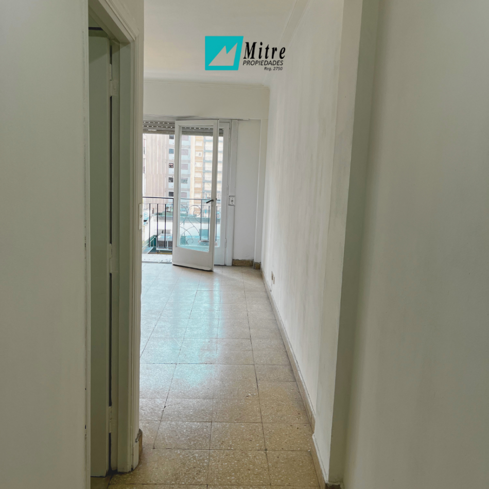 3 AMBIENTES CON DEPENDENCIA A LA CALLE