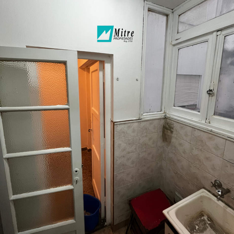 3 AMBIENTES CON DEPENDENCIA A LA CALLE