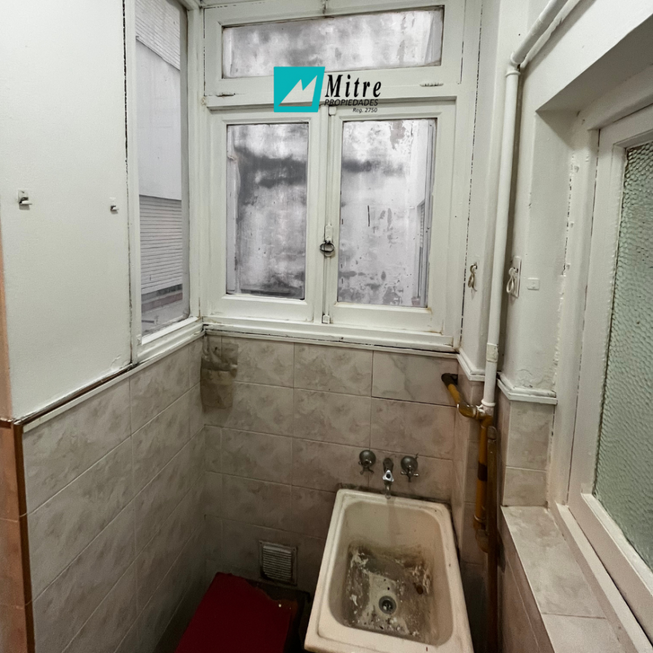 3 AMBIENTES CON DEPENDENCIA A LA CALLE