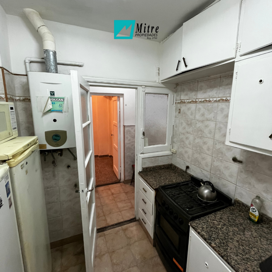 3 AMBIENTES CON DEPENDENCIA A LA CALLE