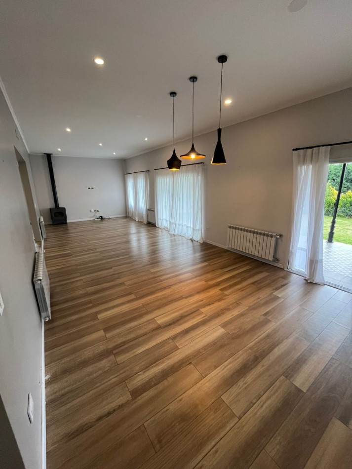 EXCLUSIVA CASA EN ARENAS DEL SUR