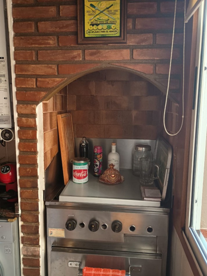 GRAN OPORTUNIDAD!! APTO CREDITO! CHAUVIN - DEPARTAMENTO 4 AMBIENTES 2 BAÑOS. VEREDA DE SOL.  CON COCHERA FIJA, CUBIERTA.