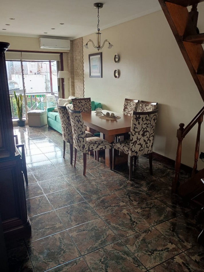 GRAN OPORTUNIDAD!! APTO CREDITO! CHAUVIN - DEPARTAMENTO 4 AMBIENTES 2 BAÑOS. VEREDA DE SOL.  CON COCHERA FIJA, CUBIERTA.