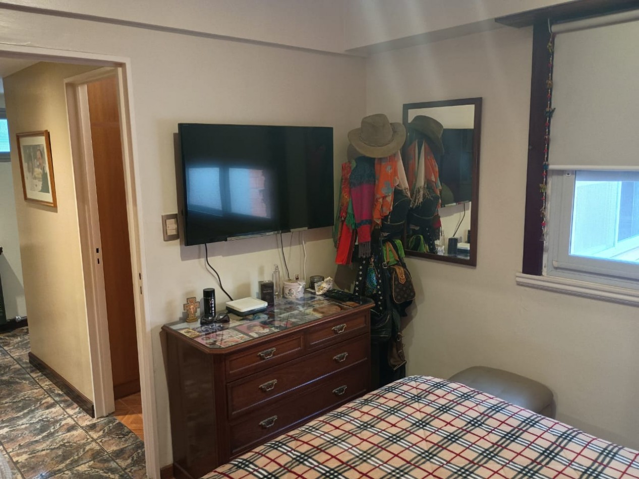 GRAN OPORTUNIDAD!! APTO CREDITO! CHAUVIN - DEPARTAMENTO 4 AMBIENTES 2 BAÑOS. VEREDA DE SOL.  CON COCHERA FIJA, CUBIERTA.