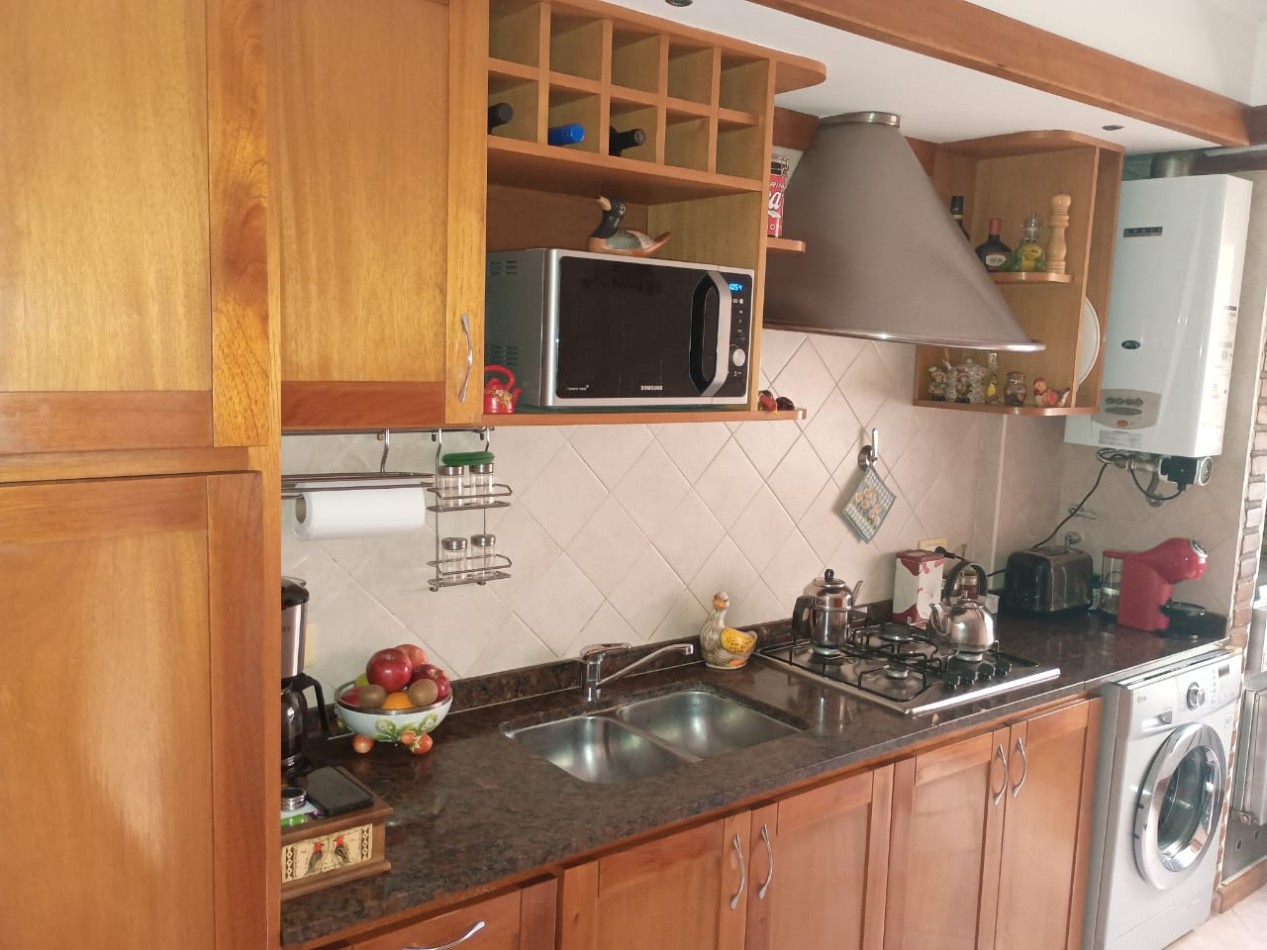 GRAN OPORTUNIDAD!! APTO CREDITO! CHAUVIN - DEPARTAMENTO 4 AMBIENTES 2 BAÑOS. VEREDA DE SOL.  CON COCHERA FIJA, CUBIERTA.
