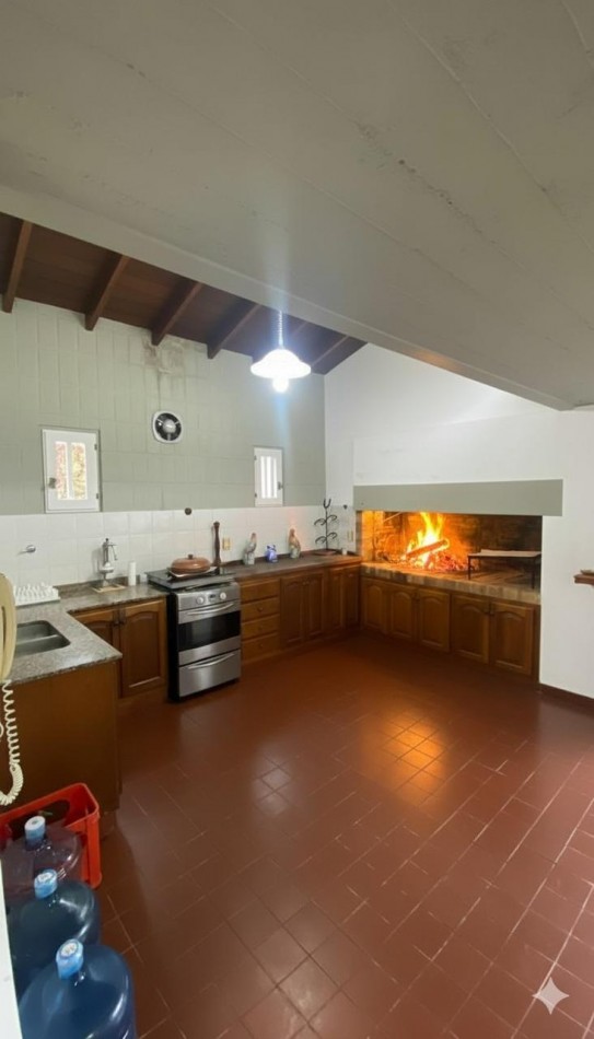 IMPORTANTE CHALET EN ZONA CONSTITUCION