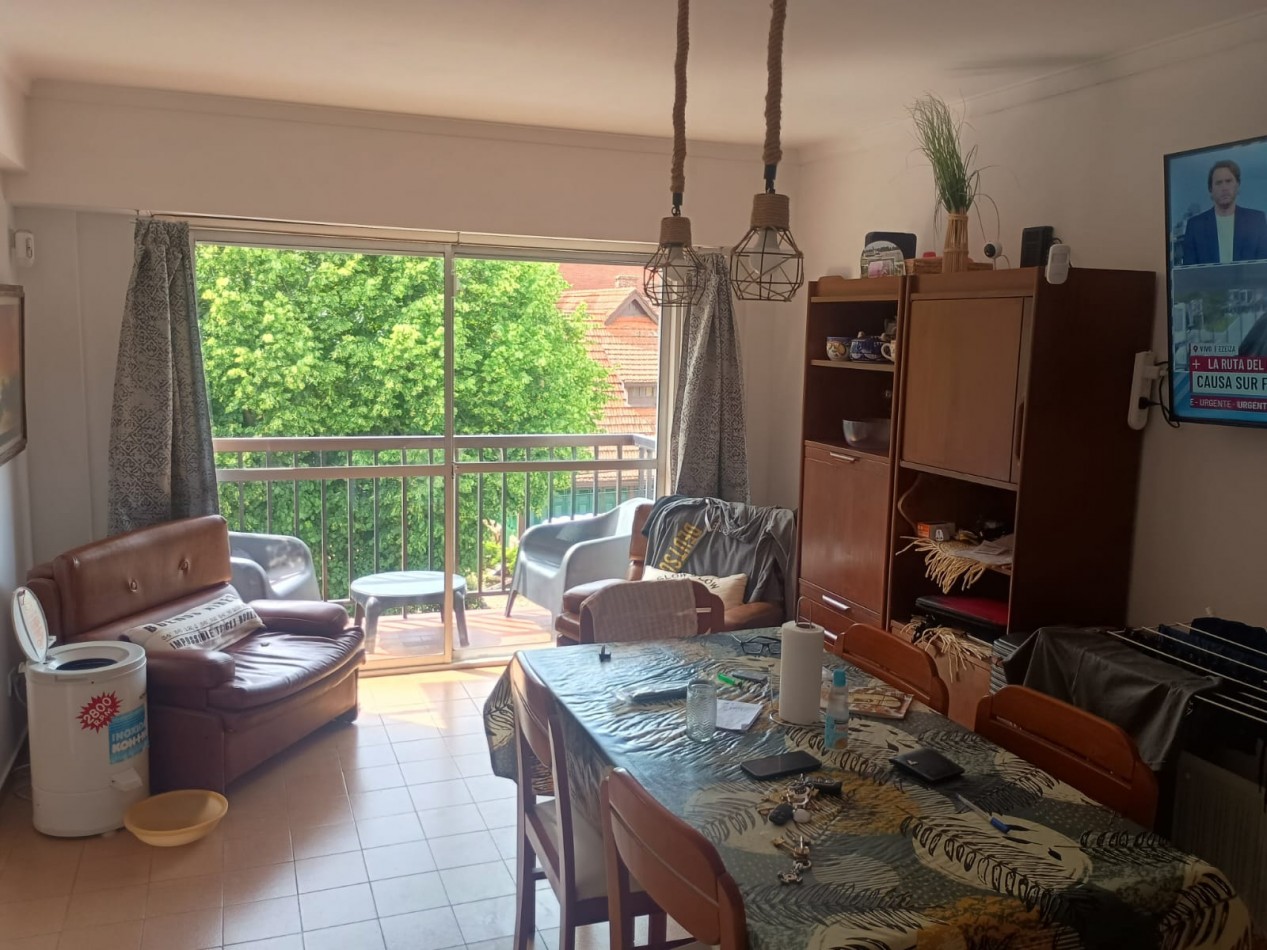 ZONA GUEMES - DOS AMBIENTES EXTERNOS CON BALCON. FRENTE UNIVERSIDAD CAECE.