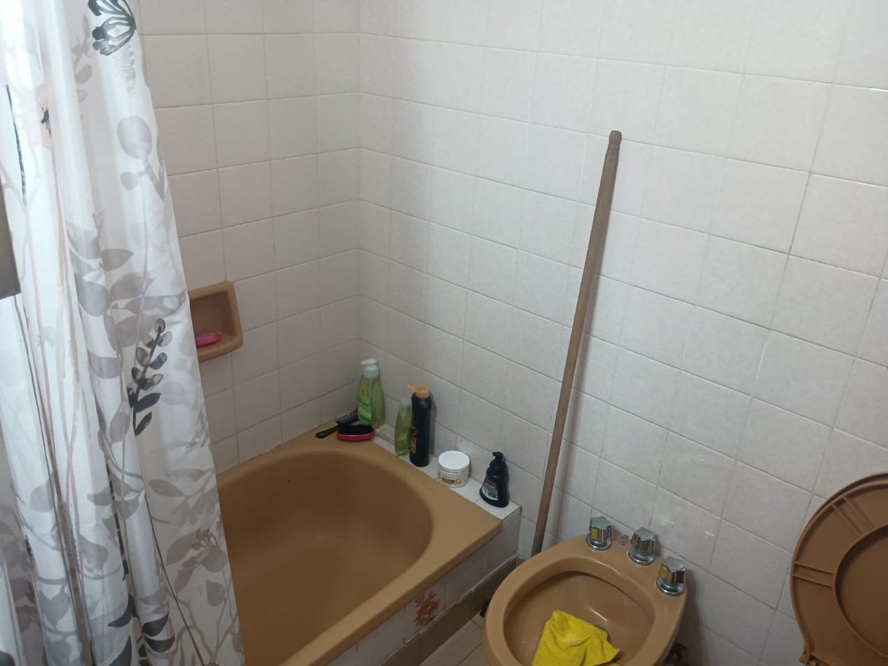 ZONA GUEMES - DOS AMBIENTES EXTERNOS CON BALCON. FRENTE UNIVERSIDAD CAECE.