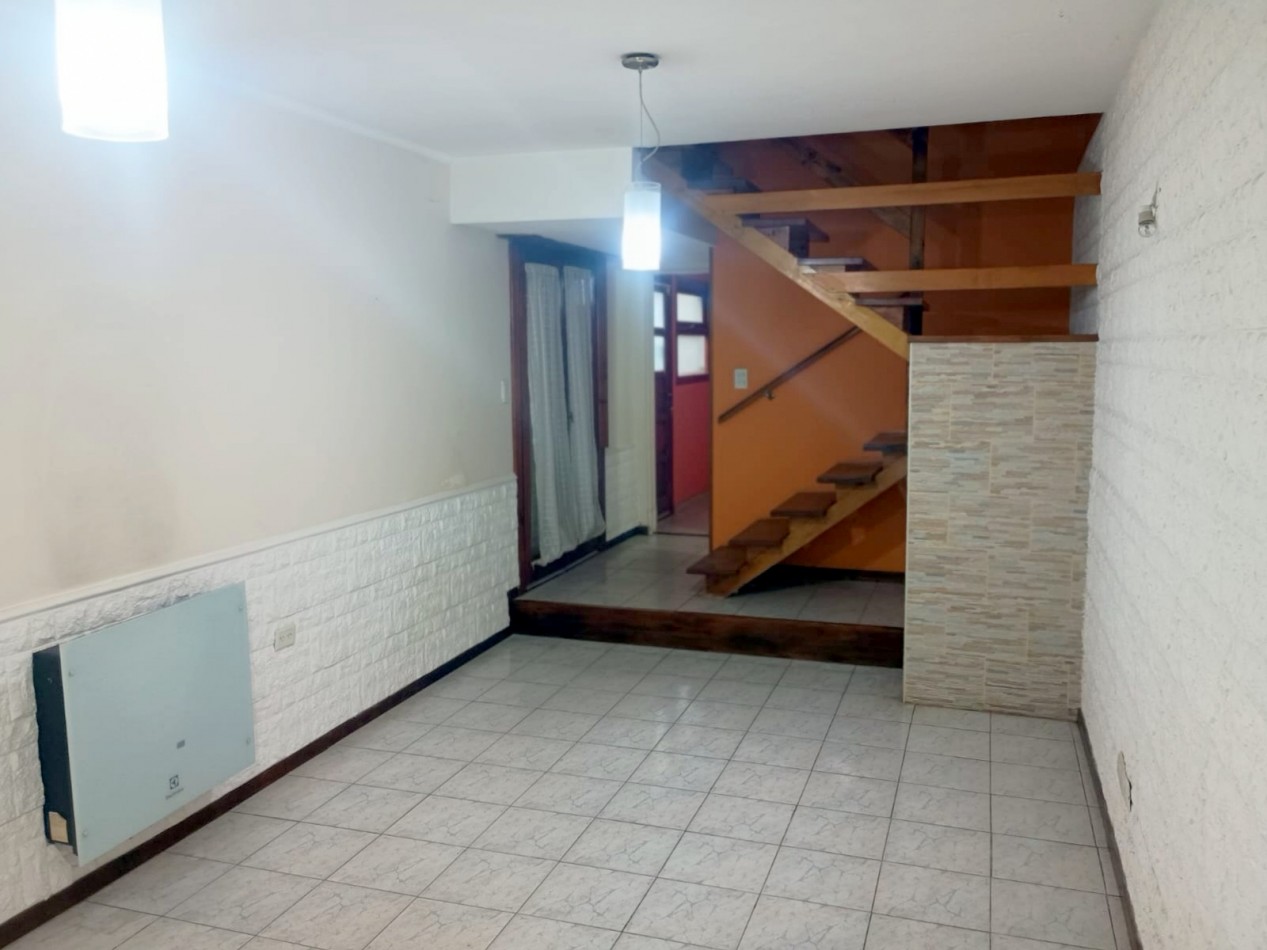 DUPLEX 3 AMBIENTES CON GARAGE 