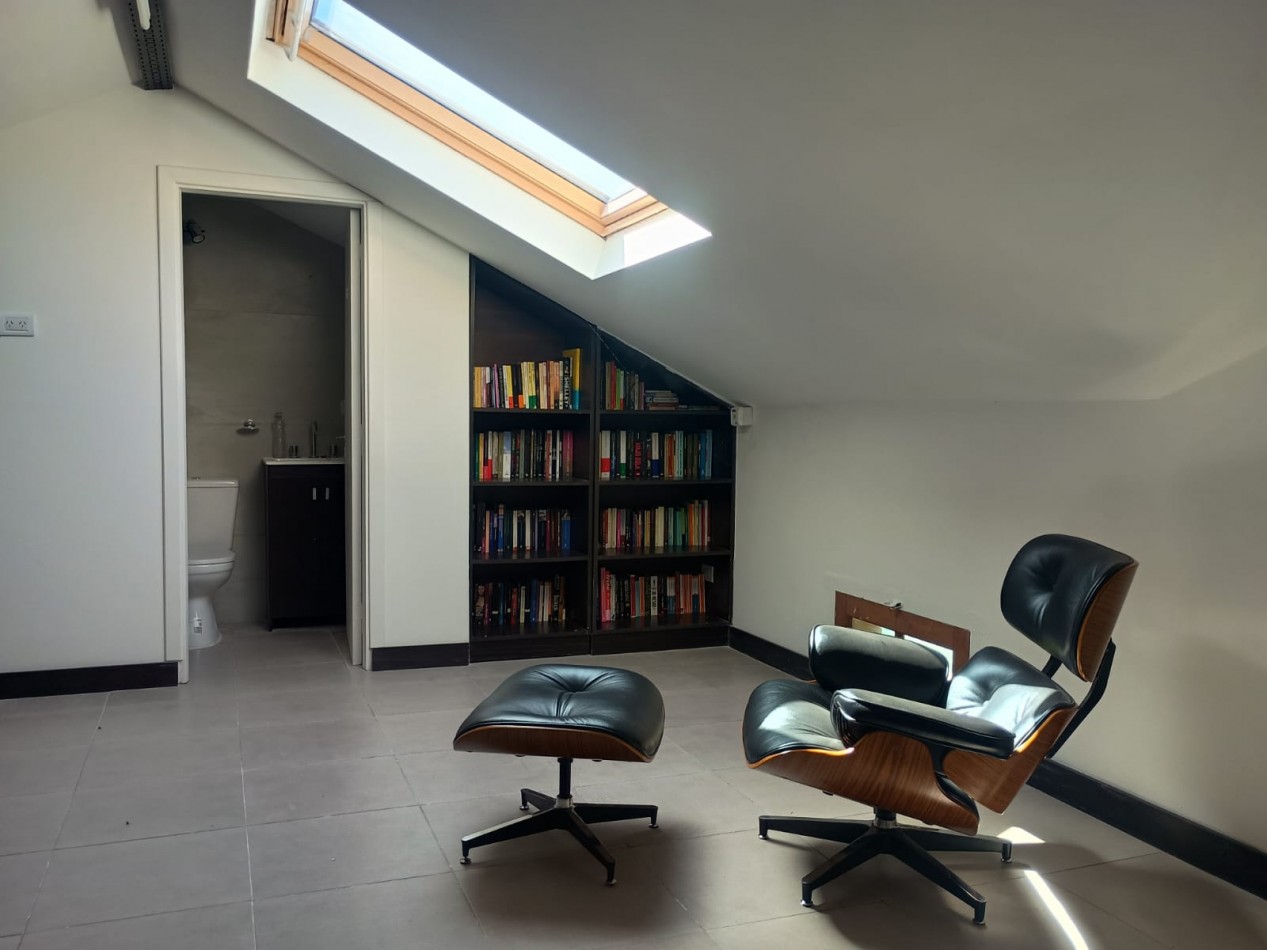 IMPONENTE CHALET EN ARENAS DEL SUR