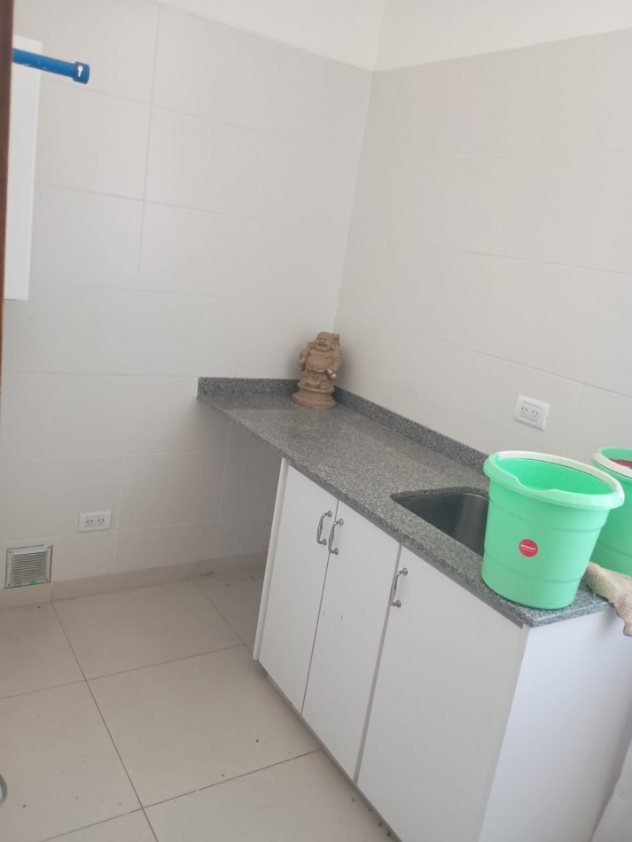 IMPONENTE CHALET EN ARENAS DEL SUR