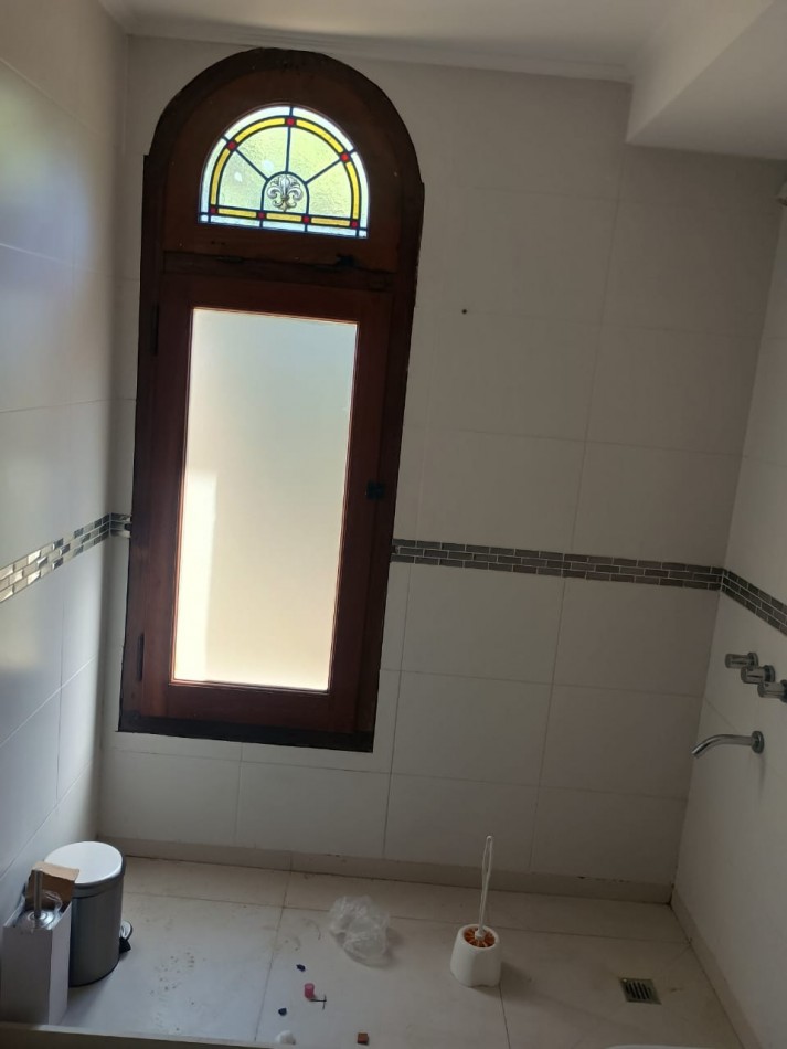 IMPONENTE CHALET EN ARENAS DEL SUR