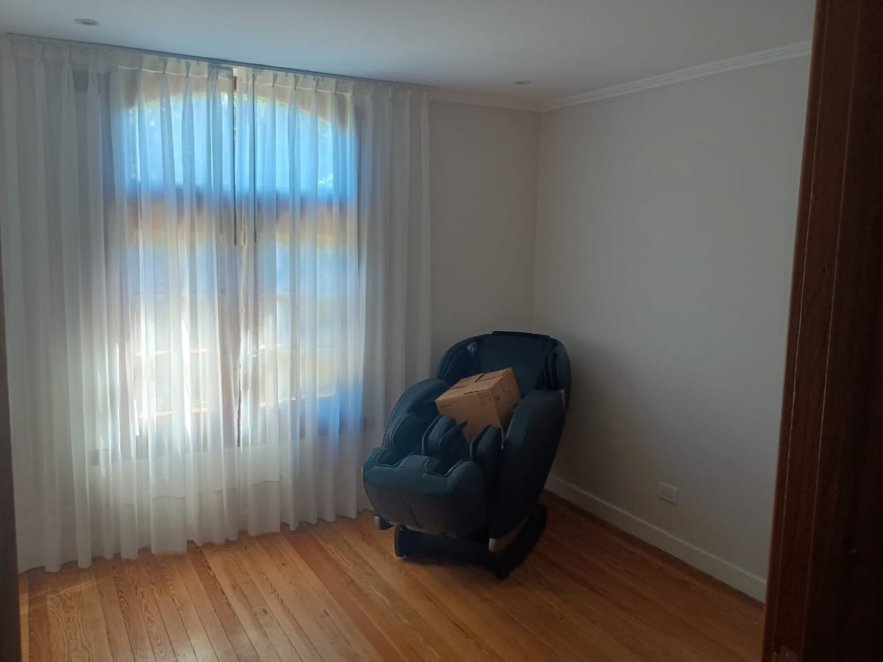 IMPONENTE CHALET EN ARENAS DEL SUR