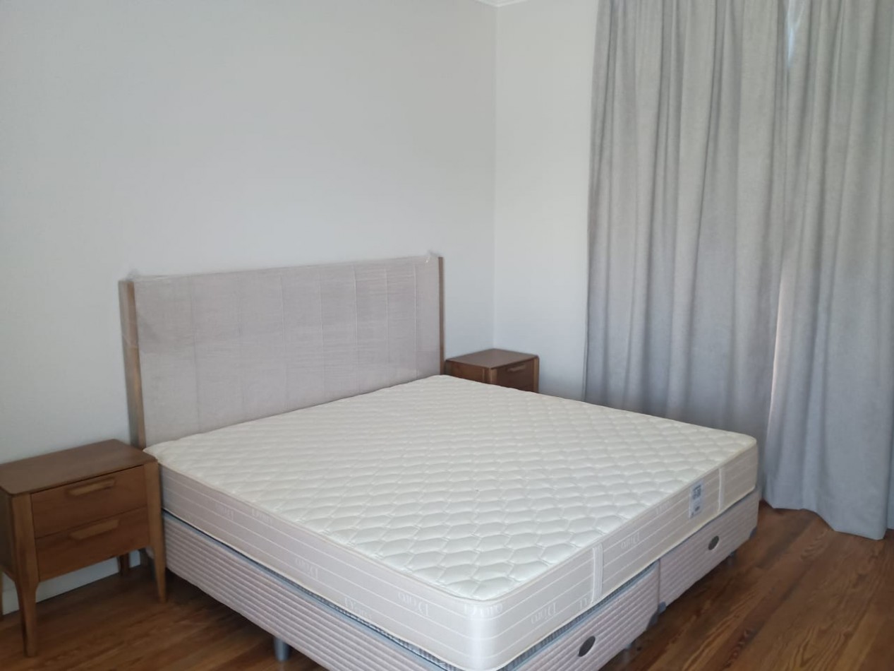 IMPONENTE CHALET EN ARENAS DEL SUR