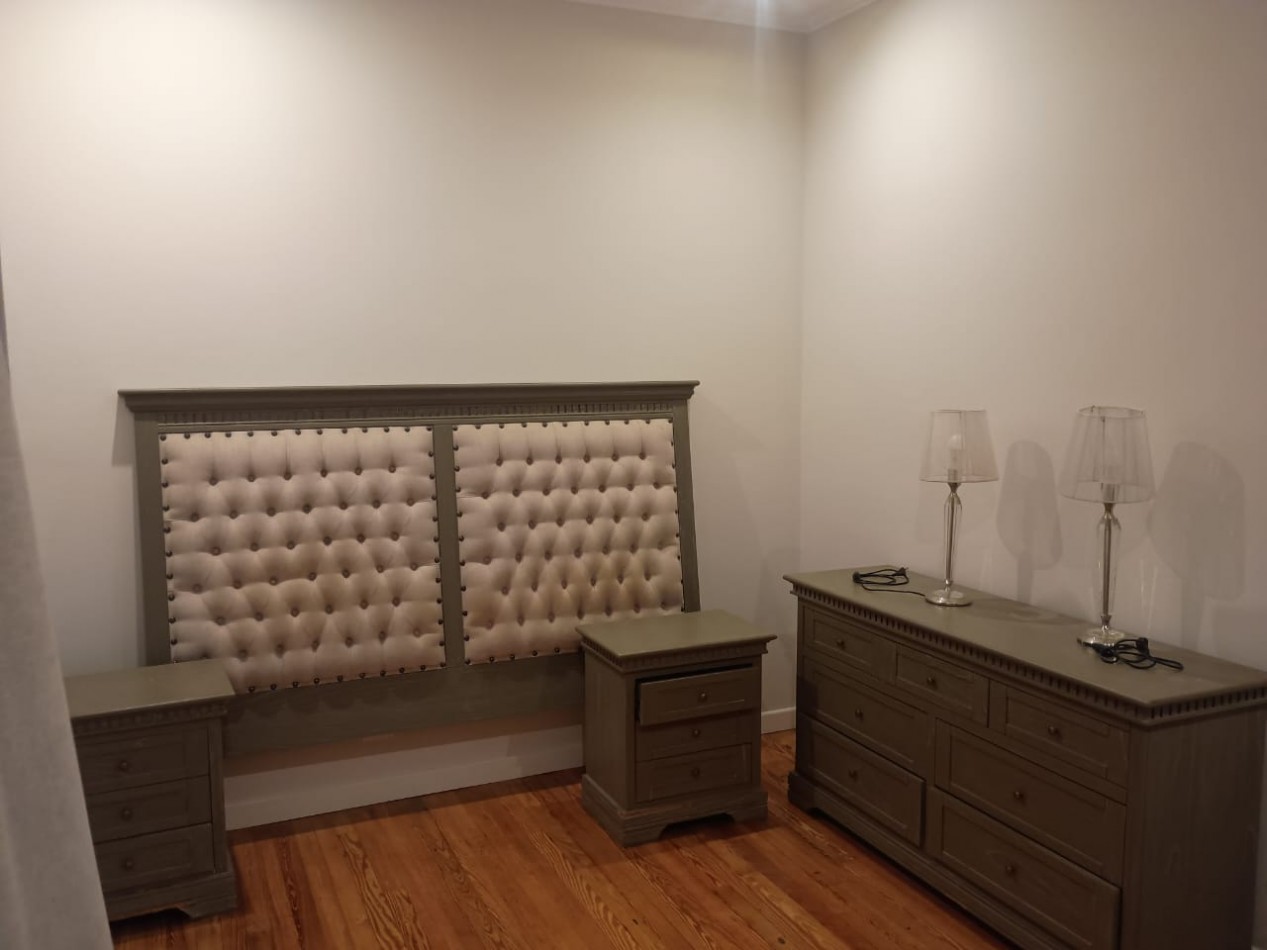 IMPONENTE CHALET EN ARENAS DEL SUR