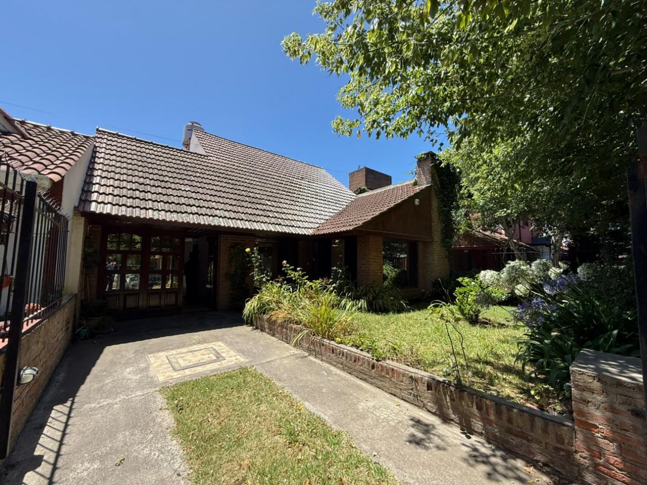 IMPORTANTE CHALET 4 AMBIENTES EN BARRIO CONSTITUCION