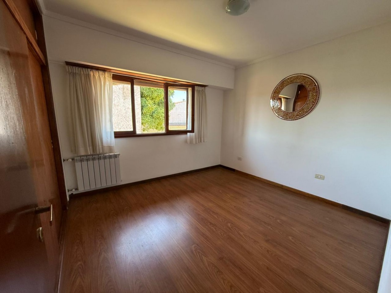 IMPORTANTE CHALET 4 AMBIENTES EN BARRIO CONSTITUCION