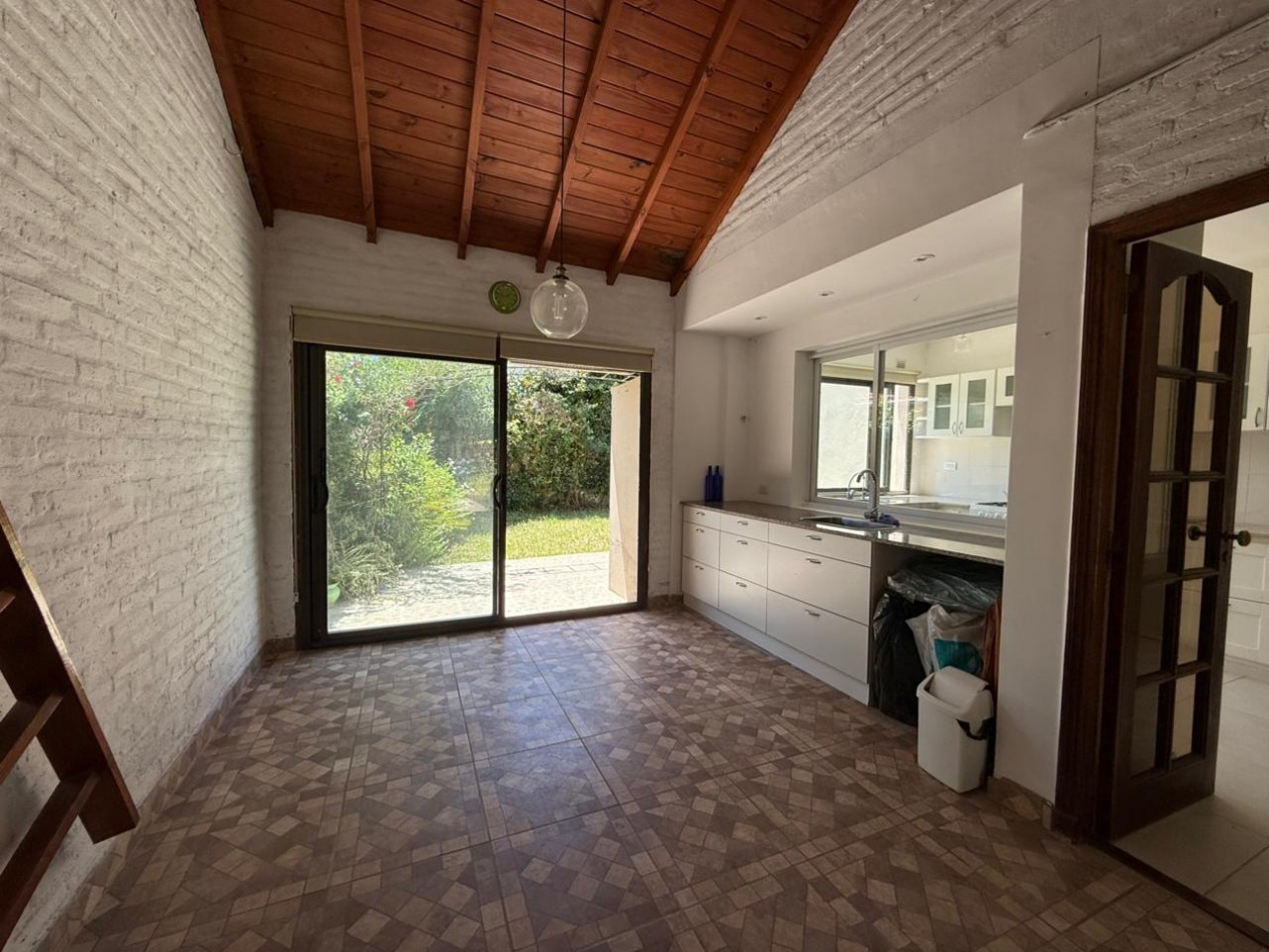 IMPORTANTE CHALET 4 AMBIENTES EN BARRIO CONSTITUCION