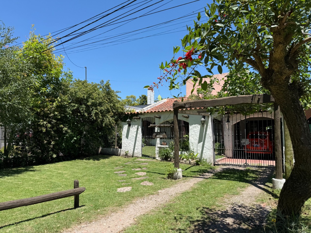 HERMOSO CHALET EN VENTA EN BARRIO LA FLORIDA
