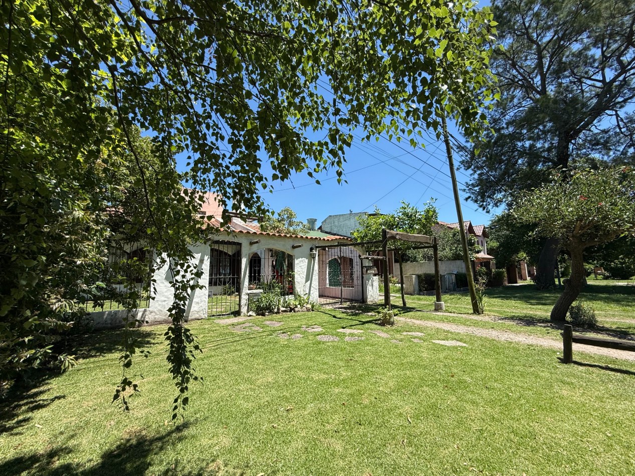 HERMOSO CHALET EN VENTA EN BARRIO LA FLORIDA