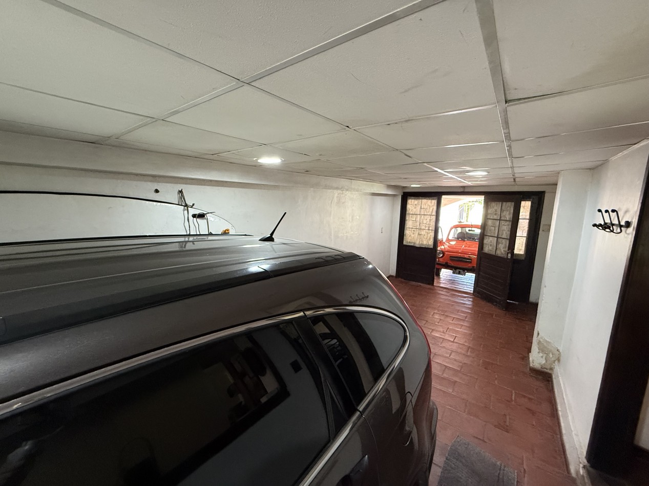 HERMOSO CHALET EN VENTA EN BARRIO LA FLORIDA