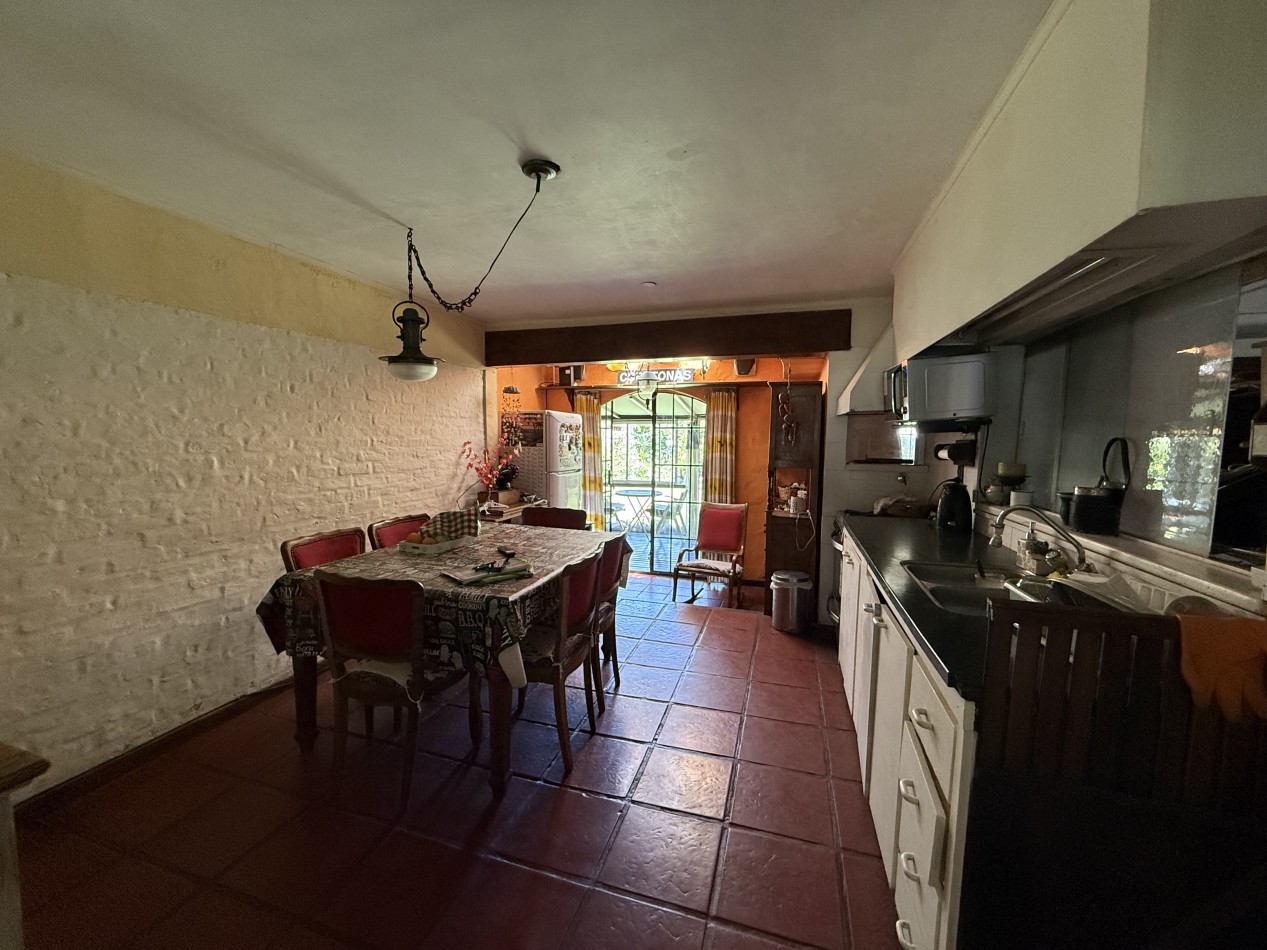 HERMOSO CHALET EN VENTA EN BARRIO LA FLORIDA