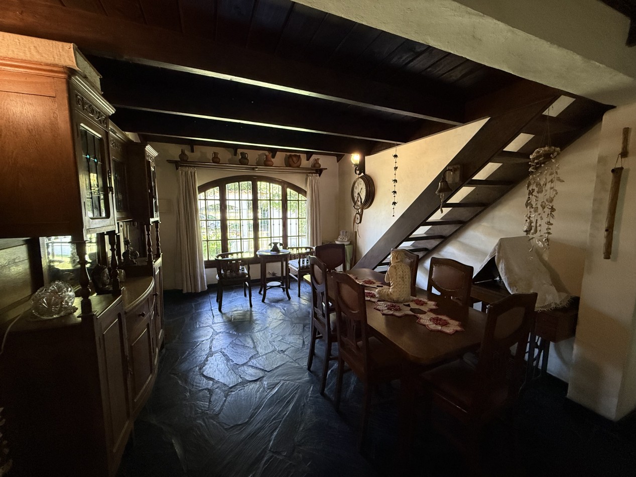 HERMOSO CHALET EN VENTA EN BARRIO LA FLORIDA