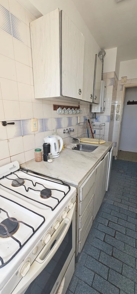 DEPARTAMENTO 2 AMBIENTES EN VENTA, CENTRO A METROS DE PLAZA MITRE