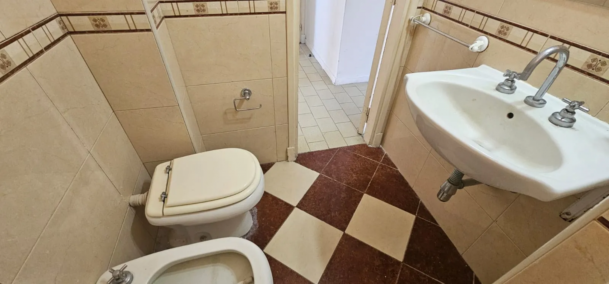 DEPARTAMENTO 2 AMBIENTES EN VENTA, CENTRO A METROS DE PLAZA MITRE