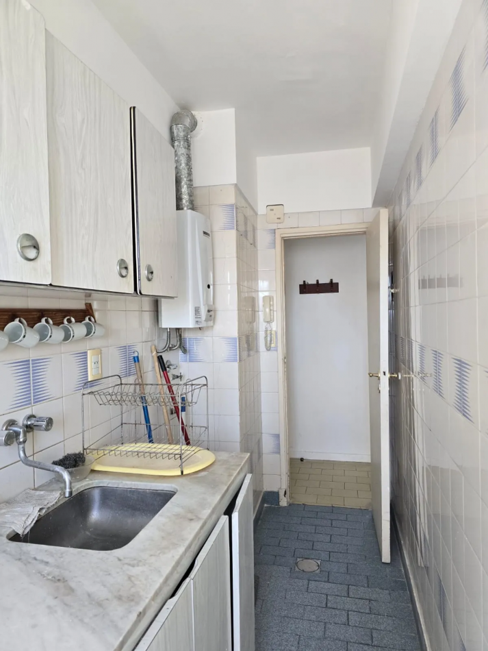 DEPARTAMENTO 2 AMBIENTES EN VENTA, CENTRO A METROS DE PLAZA MITRE