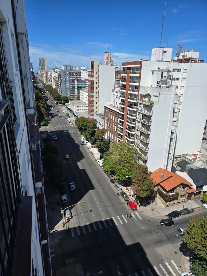 DEPARTAMENTO 2 AMBIENTES EN VENTA, CENTRO A METROS DE PLAZA MITRE