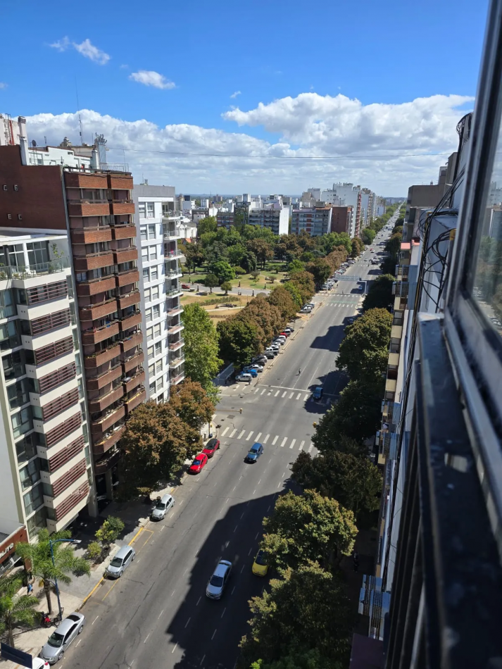 DEPARTAMENTO 2 AMBIENTES EN VENTA, CENTRO A METROS DE PLAZA MITRE