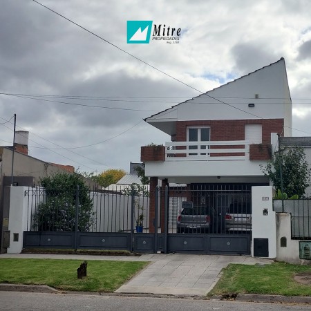 CASA EN VENTA -  PINOS DE ANCHORENA