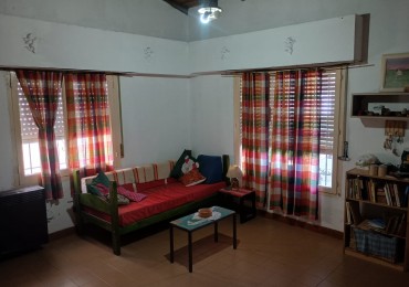 CASA Y DEPARTAMENTO PARA DOS FAMILIAS - Zona R.S.Peña y M.Bravo